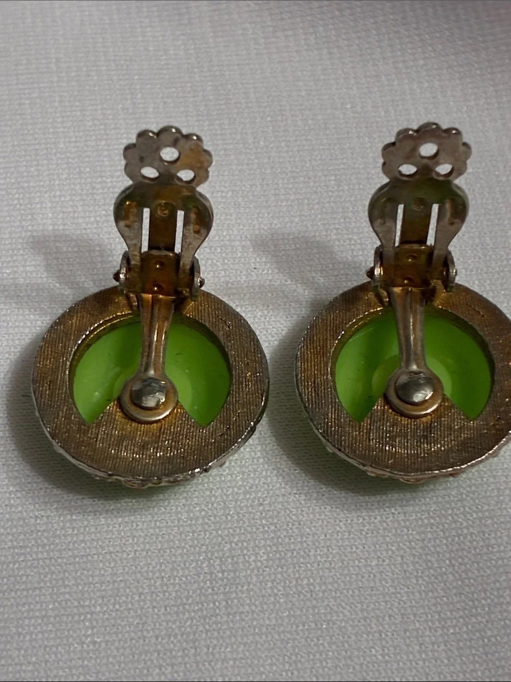 N/A bright green